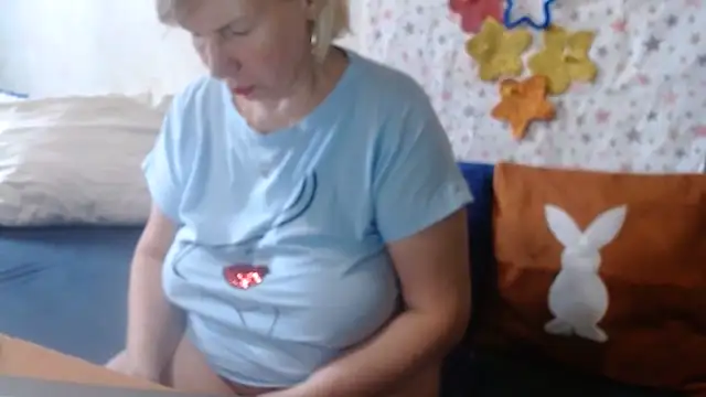 QueenLana webcam