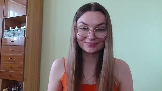 LooveELLYx live cam on StripChat
