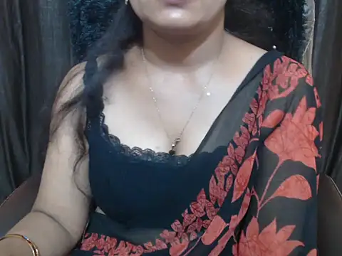 Kudi_Kiyara live cam on StripChat