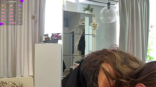 selena_favn webcam