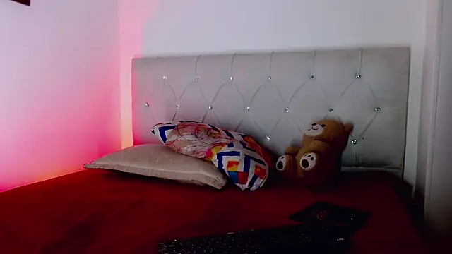 Angel_foxc13 webcam