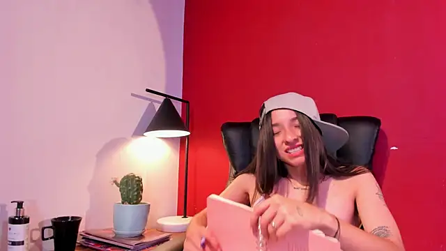 victoria_zaenzz webcam