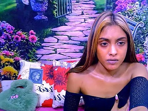 IndianPretty14u2Luv webcam