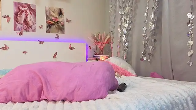 Milly_Lane webcam