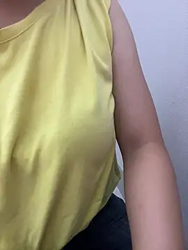 Milk_Mom99 webcam
