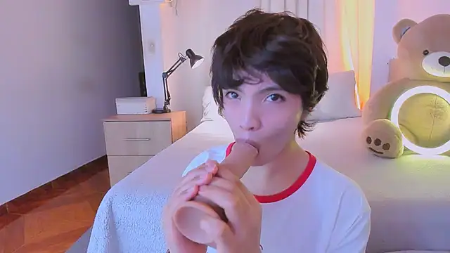 sweet_allan (M young) - teasing with my nipples