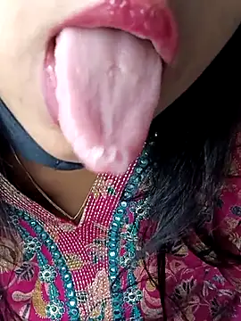 ssiya- (F young) - Oil on nude ass  hole fingering
