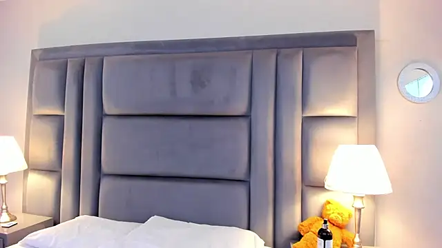 ScarletJons webcam