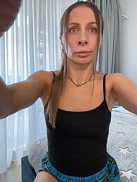 Mira_Luna webcam