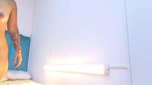 MiayTayla webcam