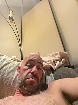 italianstallion2756 (Ask my age) - Spit on my dick