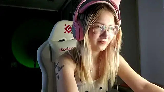 JulieannWiklund webcam