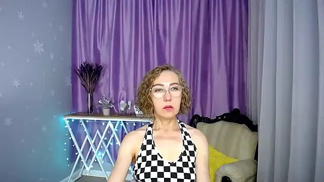 queen_a_n_i webcam