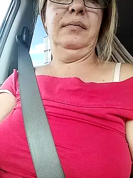 saysomething3 (Ask my age) - Quick naked on road,drivers can see