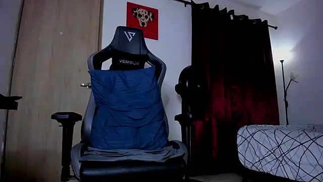 Cloudy_pigDude webcam