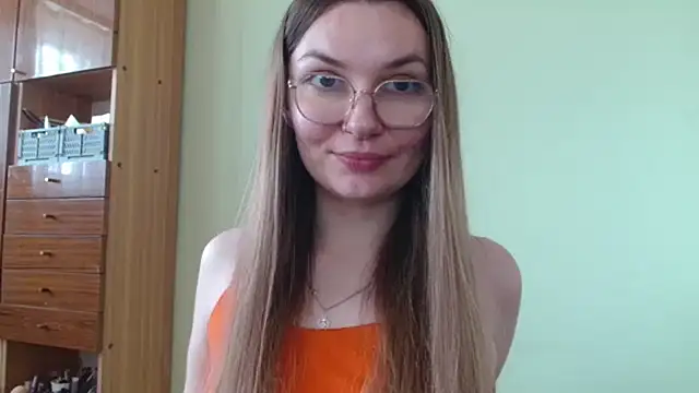 LooveELLYx webcam