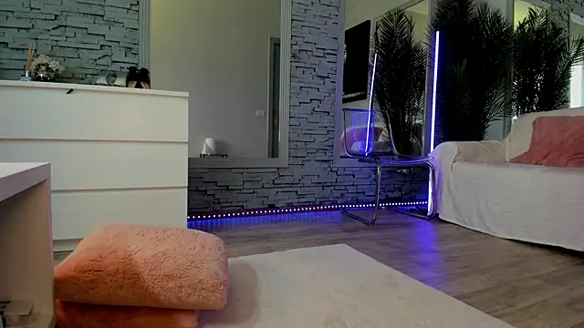 Reina_Cummings webcam