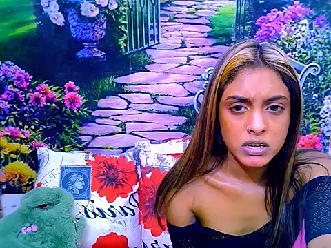 IndianPretty14u2Luv webcam