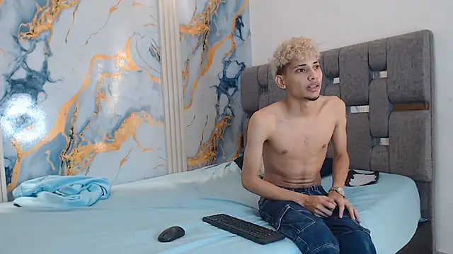 YOUNG_BOYS_HELL webcam