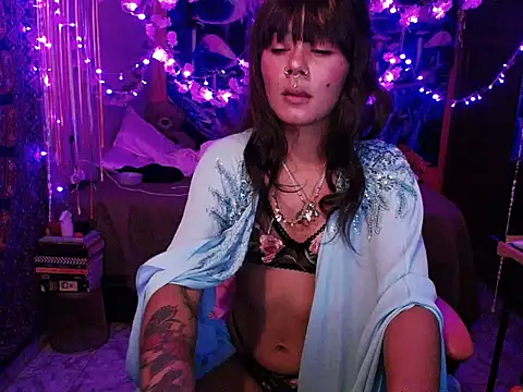NoirAmina webcam