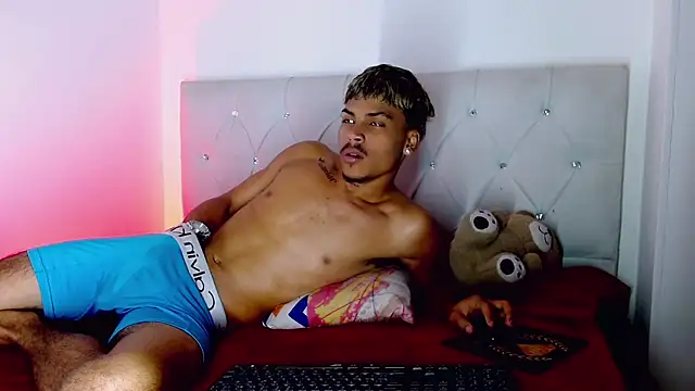Angel_foxc13 webcam