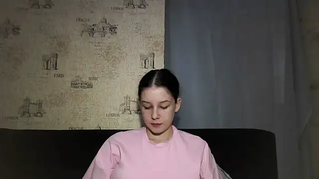ElinoreHuxman webcam