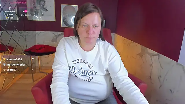 KellyPerfection webcam