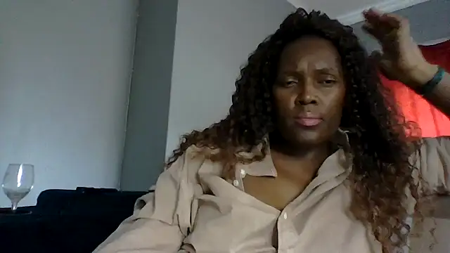 Malaika_Nkosi live cam on StripChat