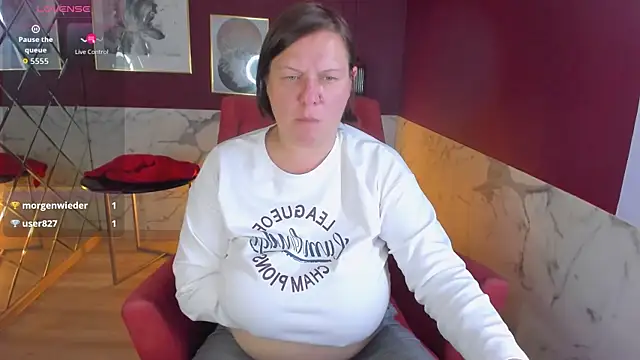 KellyPerfection webcam