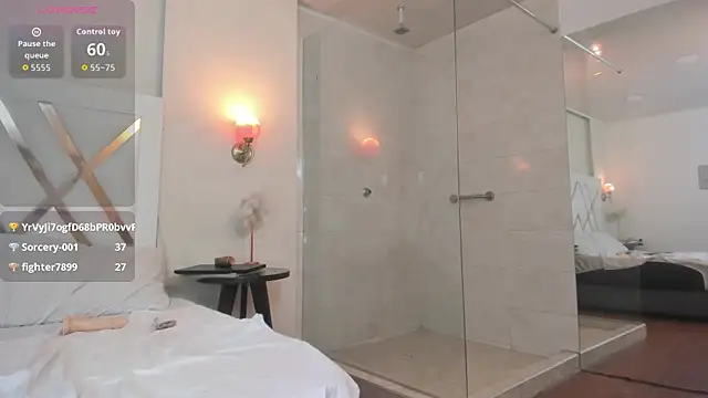 Sky_Collins_ webcam
