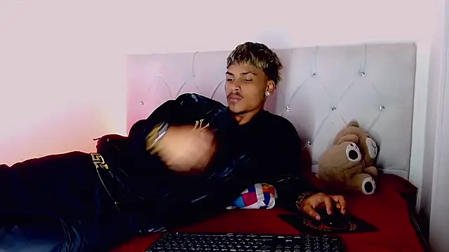 Angel_foxc13 webcam