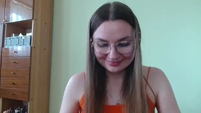 LooveELLYx webcam