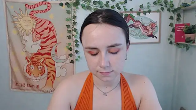 VeryVeryVeryShy_ live webcam
