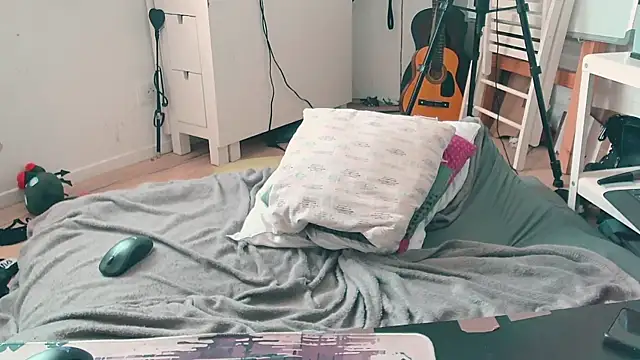 CeriseLapine webcam