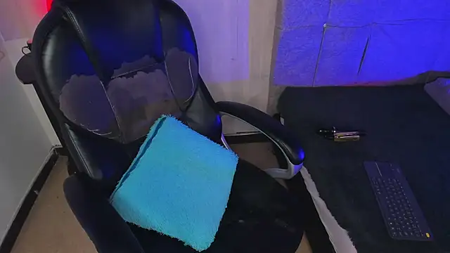 Luke_Diaz7 live cam on StripChat