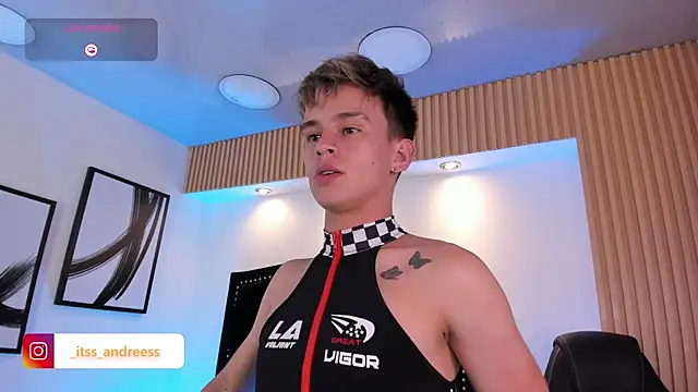 LiamWildx20 live cam on StripChat