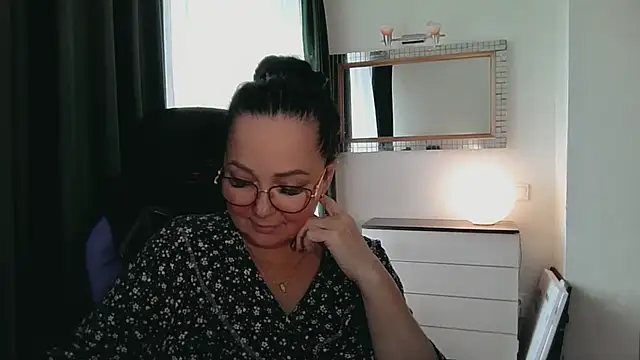 infinity_loveliness live cam on StripChat