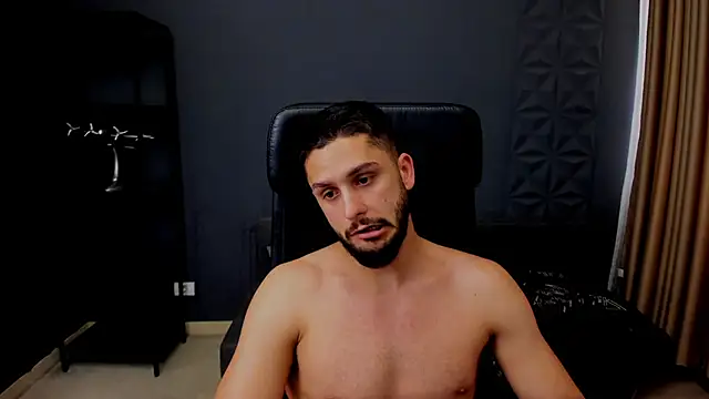 TroyWadee live cam on StripChat