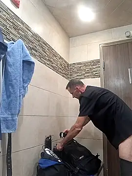 Sir_Mic_Behave webcam