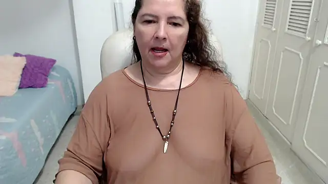 leonela_69 webcam