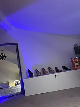 BellaKarma webcam