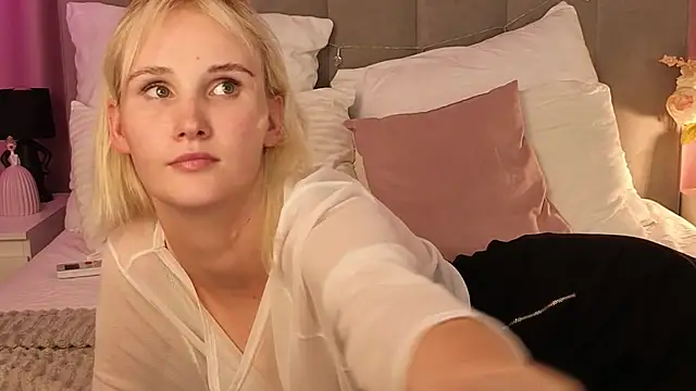 CrystalLili webcam