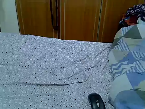 kaya_bear webcam