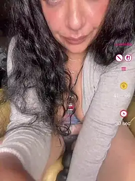 PichyPrettyPussy webcam