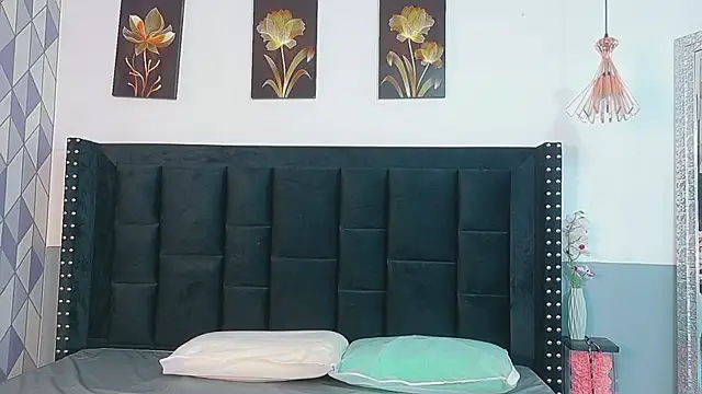 petitelittleebony webcam