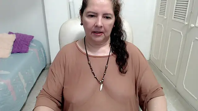 leonela_69 webcam