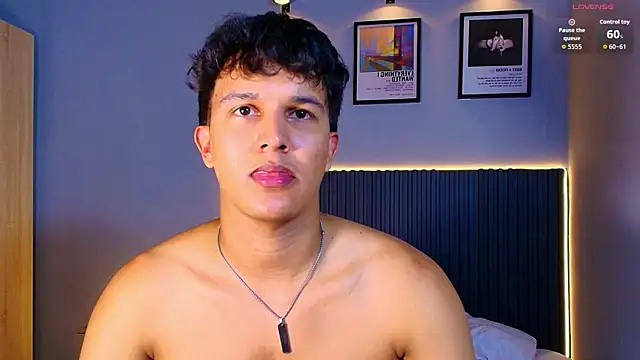 Leo_Savage_ webcam