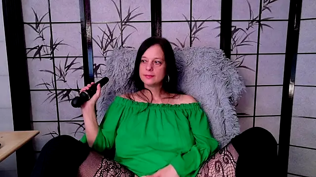 _Sweetlonglips_ live cam on StripChat