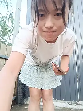 Linda-yiyi live cam on StripChat