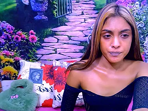 IndianPretty14u2Luv webcam